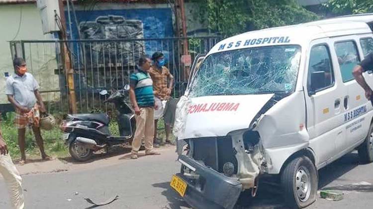 രോഗിയുമായി പോയ ആംബുലൻസ്​ തിരുവല്ലയിൽ ലോറിയുമായി കൂട്ടിയിടിച്ചു; നാല്​ പേർക്ക്​ പരിക്ക്​